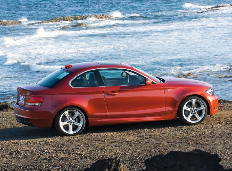  BMW 1-Series Coupe 2011 года  (фото 62 из 77)